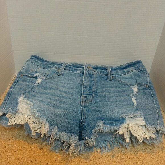 Mossimo Destroyed Jean Shorts Size 8 - Picture 1 of 4